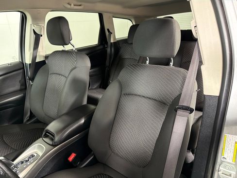 Used 2020 Dodge Journey SE w/ Blacktop Package FWD image 12