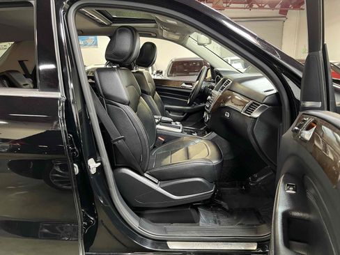 Used 2015 Mercedes-Benz ML 350 4MATIC w/ Premium 1 Package image 36