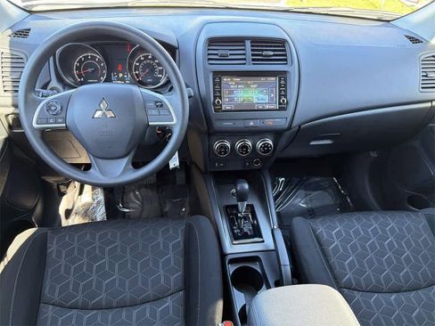 Used 2025 Mitsubishi Outlander Sport ES image 11