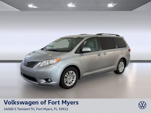 Used 2016 Toyota Sienna XLE w/ XLE Navigation Package FWD image 1