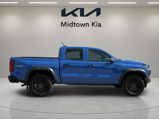 Used 2025 Chevrolet Colorado Trail Boss AWD/4WD image 2