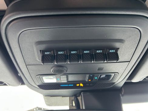 Used 2025 Ford Bronco Badlands AWD/4WD image 37