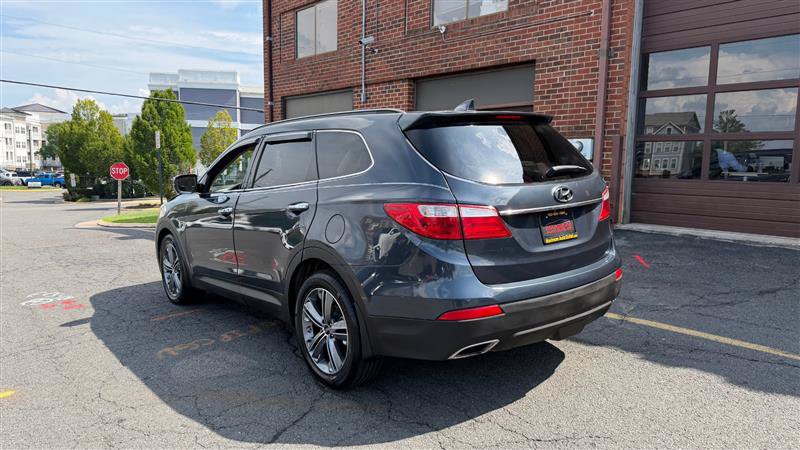 Used 2016 Hyundai Santa Fe SE w/ Option Group 02 AWD/4WD image 7