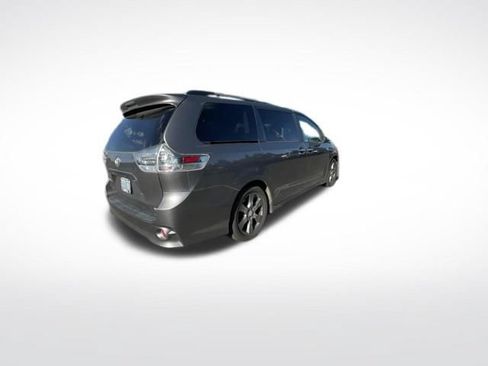 Used 2017 Toyota Sienna SE Premium FWD image 8