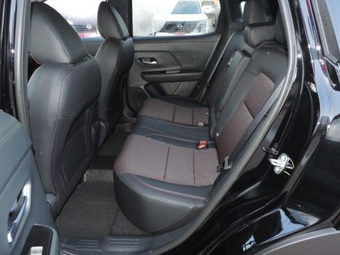 New 2026 Nissan Kicks SR image 17