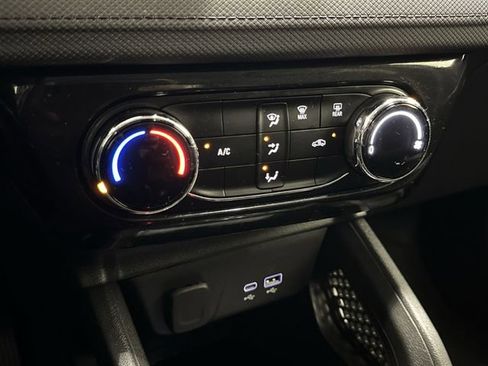 Used 2025 Chevrolet TrailBlazer LT w/ Driver Confidence Package FWD image 18