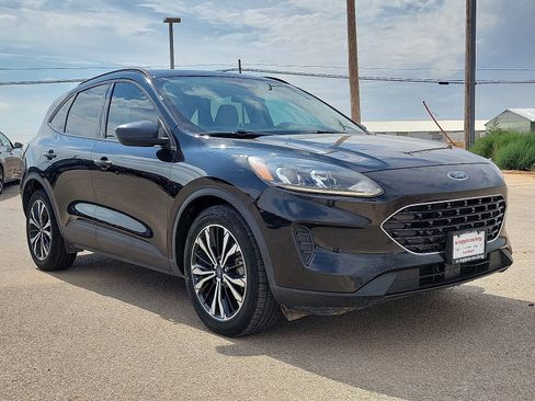 Used 2021 Ford Escape SE w/ SE Sport Appearance Package image 6