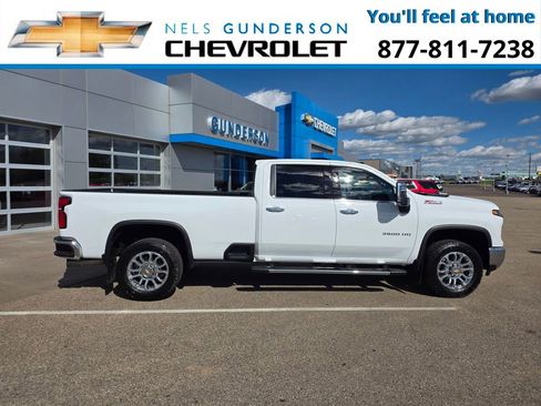 Used 2025 Chevrolet Silverado 3500 LTZ w/ LTZ Premium Package AWD/4WD image 8