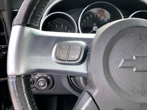 Used 2006 Chevrolet SSR w/ Preferred Equipment Group image 11