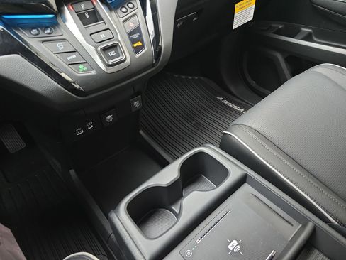 New 2026 Honda Odyssey Elite image 26