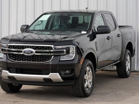 Used 2025 Ford Ranger XLT w/ Equipment Group 301A High image 42