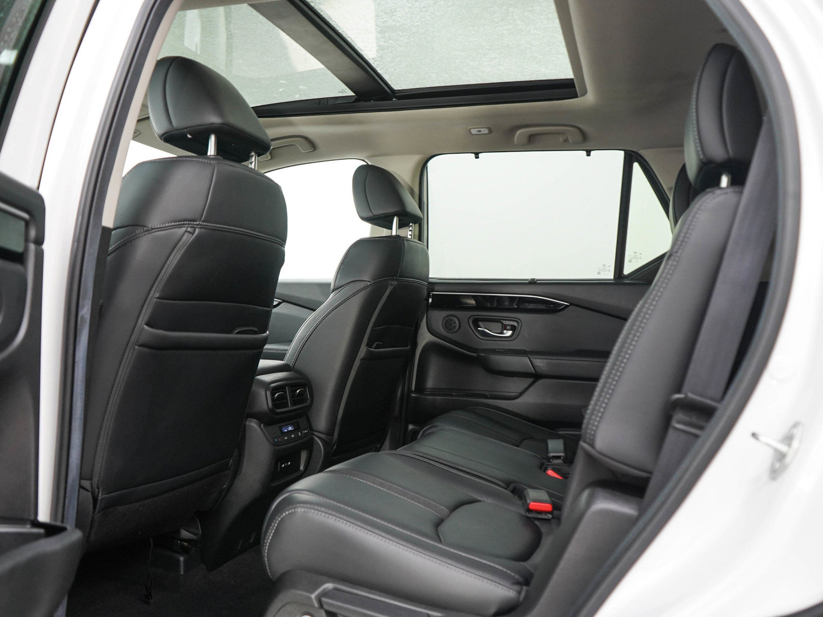 Used 2024 Honda Pilot Touring image 18