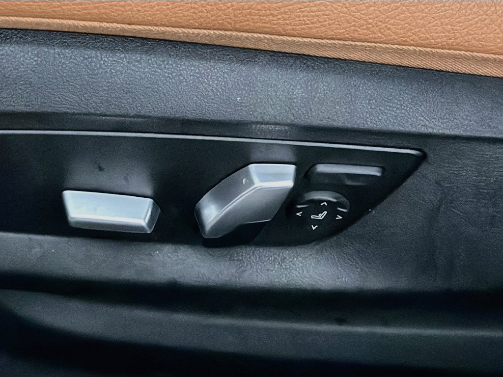 Used 2019 BMW 540i w/ Convenience Package RWD image 25