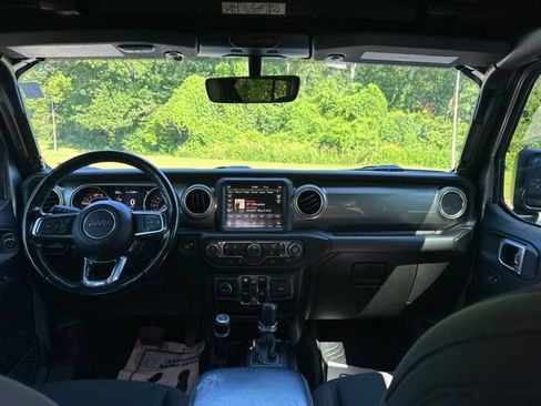 Used 2020 Jeep Wrangler Unlimited Sahara AWD/4WD image 12