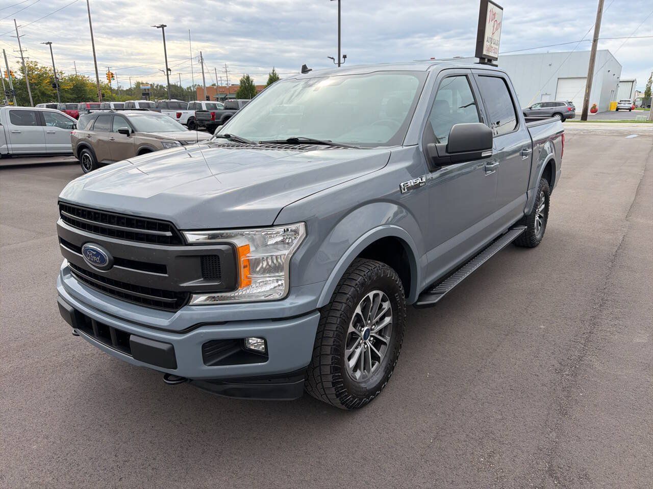 Used 2019 Ford F150 XLT w/ Equipment Group 302A Luxury AWD/4WD image 5
