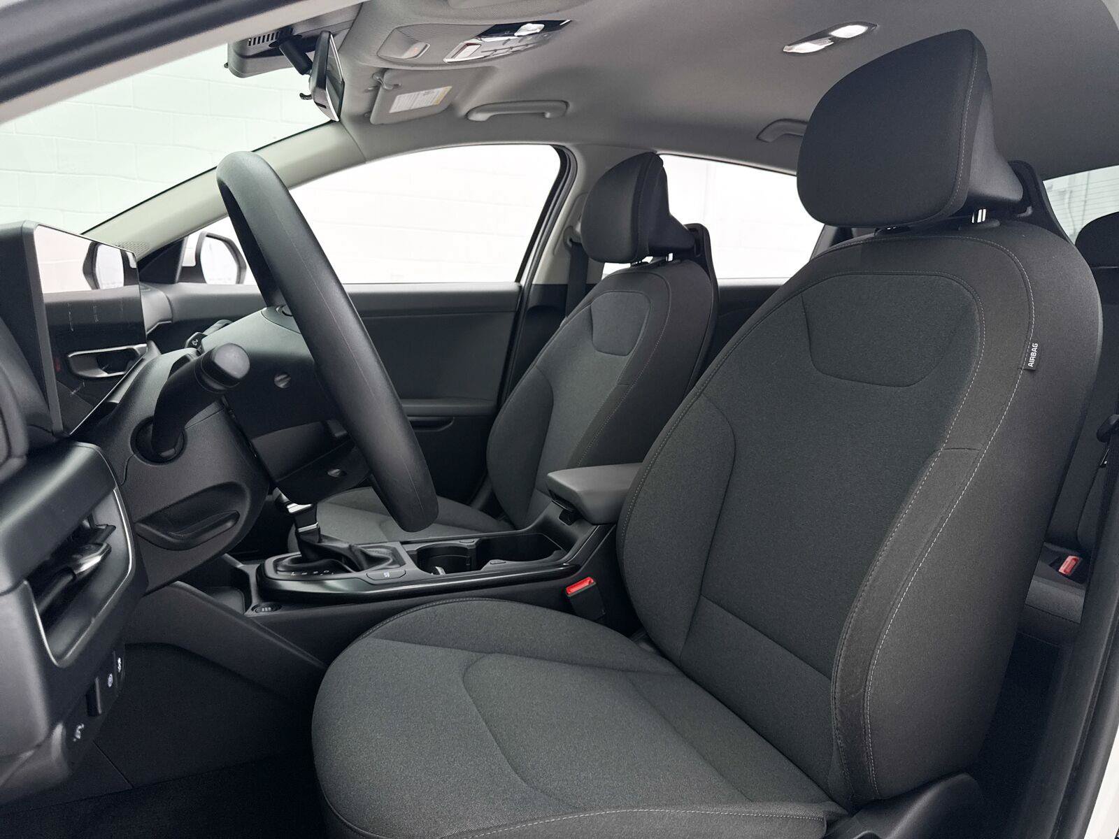 Used 2025 Kia K4 FWD image 19