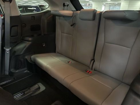 Used 2024 Toyota Highlander Limited AWD/4WD image 21