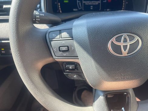 Used 2025 Toyota Camry LE FWD image 15
