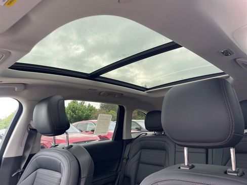 New 2026 Lincoln Nautilus Reserve AWD/4WD image 14