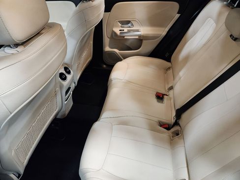 Used 2021 Mercedes-Benz GLA 250 4MATIC image 51