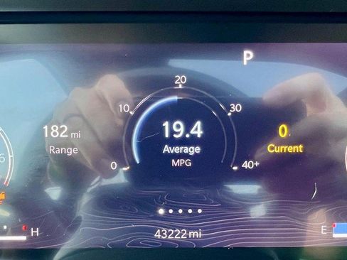 Used 2022 Jeep Grand Cherokee Overland w/ Luxury Tech Group IV image 26