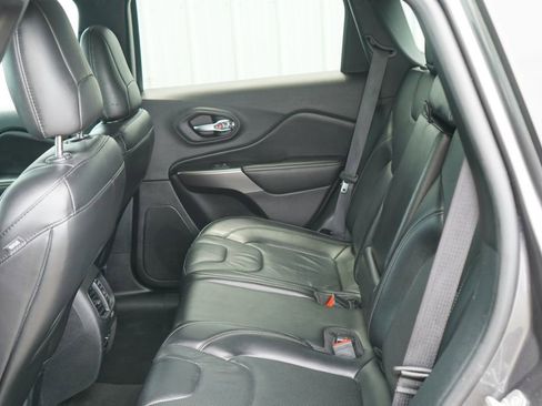 Used 2020 Jeep Cherokee Limited AWD/4WD image 32