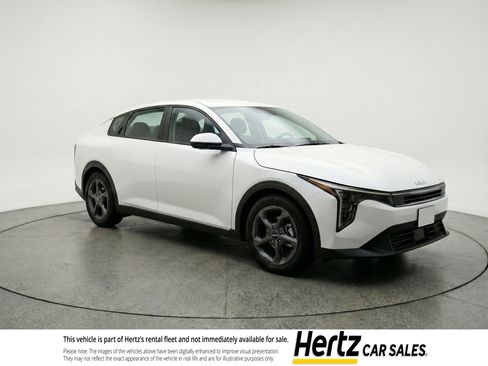 Used 2025 Kia K4 LXS image 1