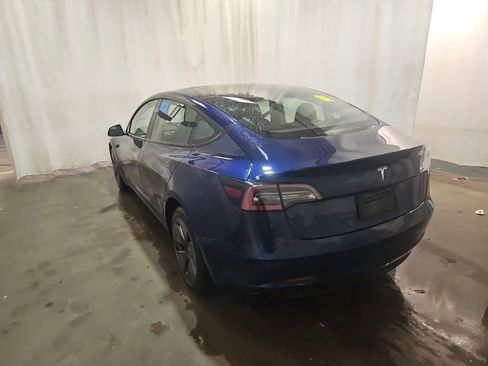 Used 2023 Tesla Model 3 Standard Range image 4