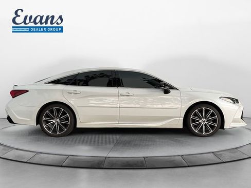 Used 2020 Toyota Avalon XSE image 9
