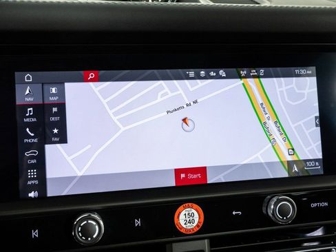 Certified 2025 Porsche Macan Base image 15