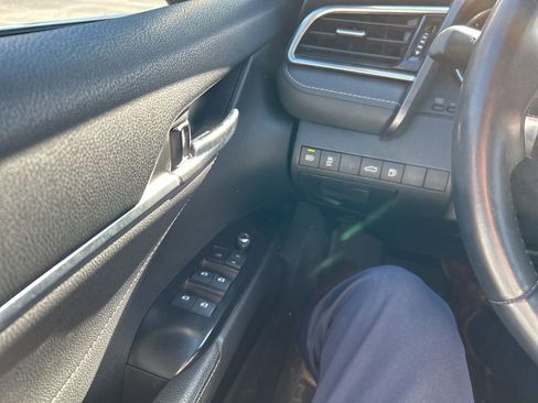 Used 2018 Toyota Camry XSE FWD image 15