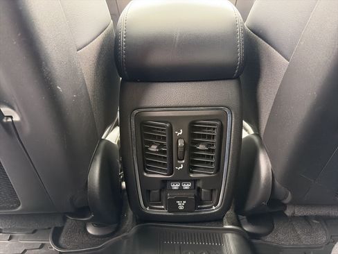 Certified 2022 Jeep Grand Cherokee Limited AWD/4WD image 14