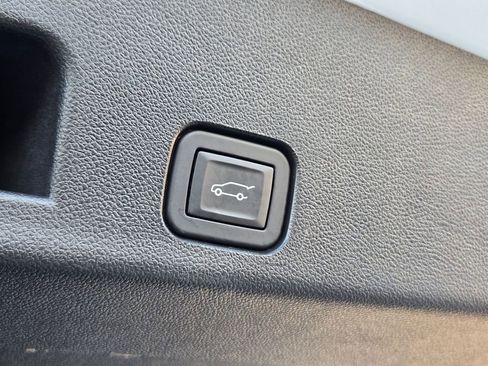 Used 2025 Buick Enclave Sport Touring image 34