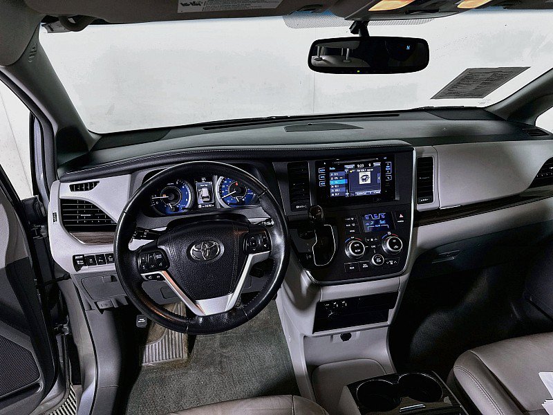 Used 2015 Toyota Sienna XLE w/ XLE Navigation Package FWD image 23