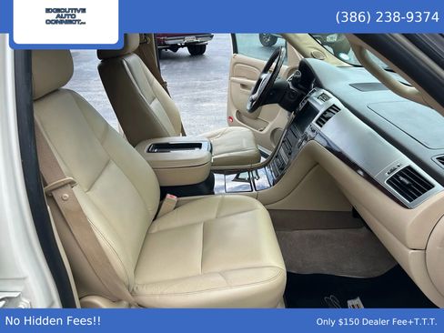 Used 2010 Cadillac Escalade AWD image 17