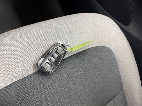 Used 2020 Chevrolet Bolt LT image 26