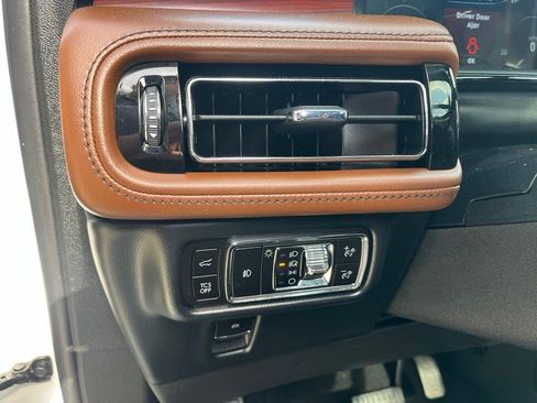 Certified 2023 Lincoln Nautilus Reserve AWD/4WD image 39