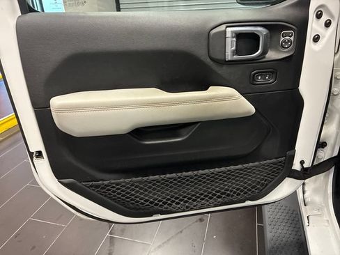 Used 2021 Jeep Wrangler Unlimited Sahara AWD/4WD image 10