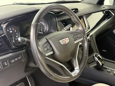 Used 2022 Cadillac XT6 Sport w/ Technology Package AWD/4WD image 18