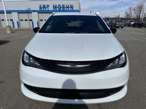 Used 2026 Chrysler Voyager LX image 11