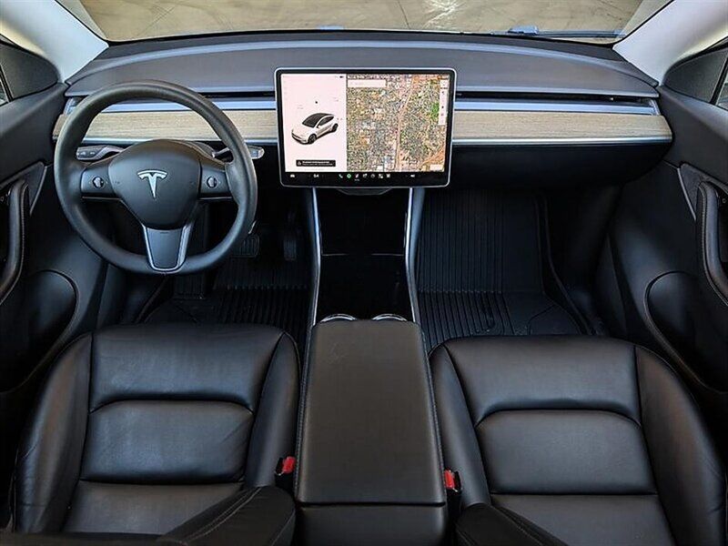 Used 2021 Tesla Model Y Long Range AWD/4WD image 3