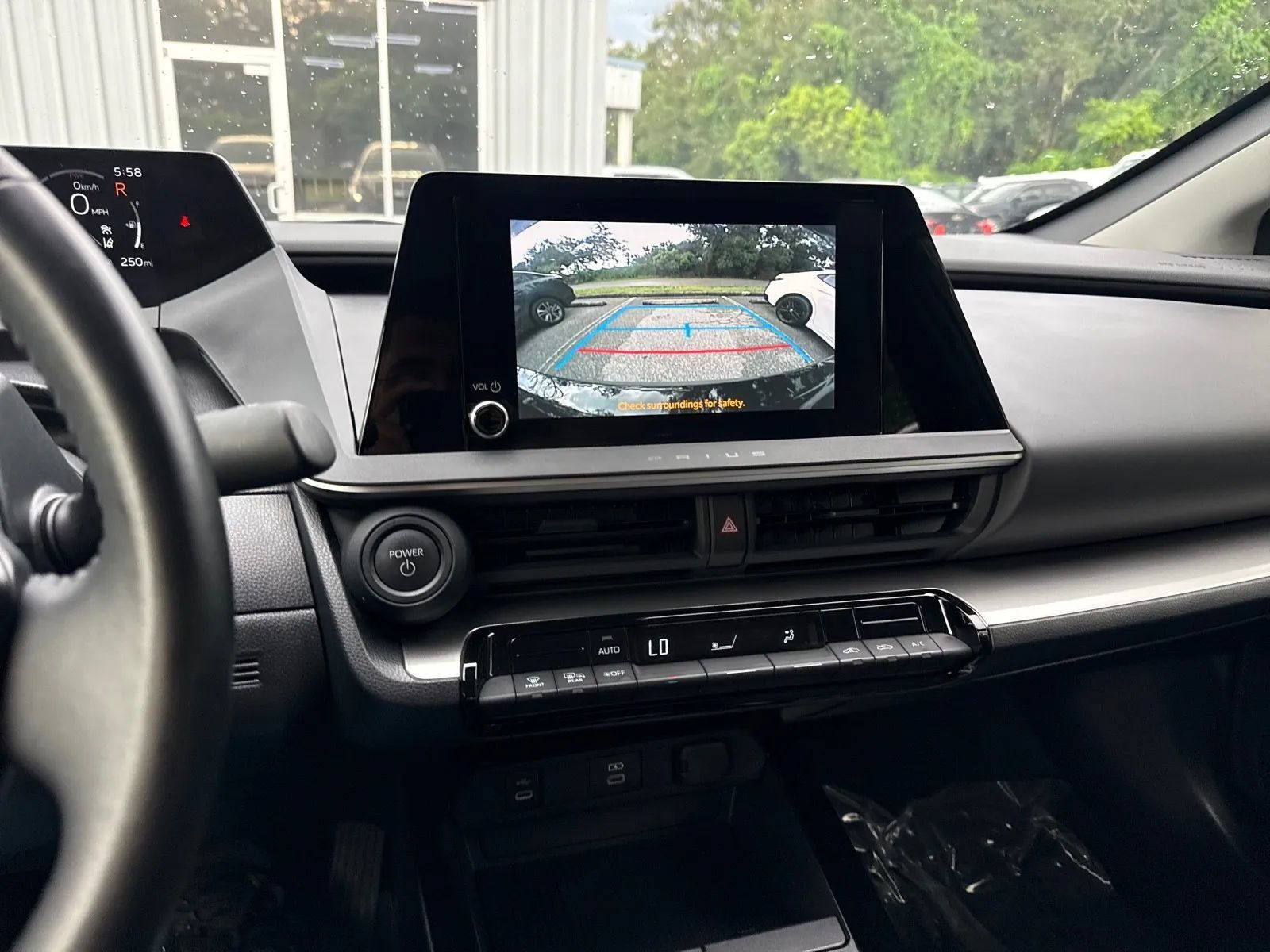 Used 2025 Toyota Prius LE FWD image 20