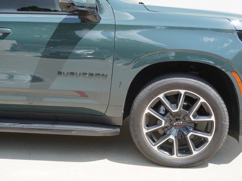 Used 2026 Chevrolet Suburban RST w/ Comfort Package RWD image 8