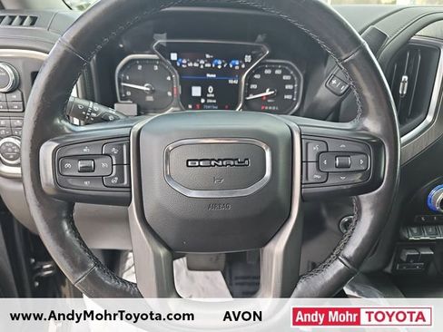 Used 2022 GMC Sierra 2500 Denali w/ Denali Black Diamond Edition image 17