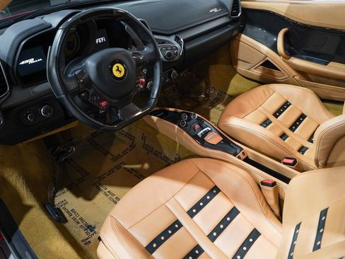 Used 2012 Ferrari 458 Italia image 2