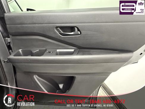 Used 2025 Nissan Pathfinder SV AWD/4WD image 24