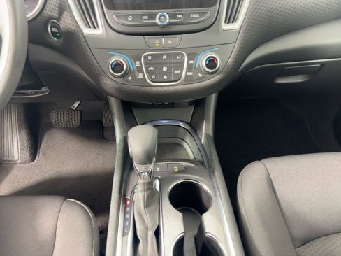 Used 2025 Chevrolet Malibu LT image 24