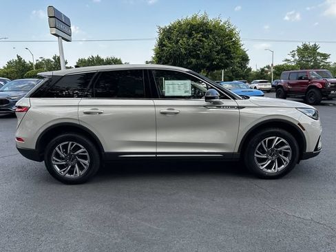 Certified 2024 Lincoln Corsair AWD w/ Equipment Group 101A image 4