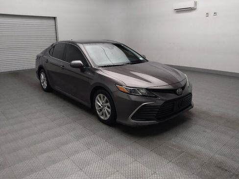 Used 2021 Toyota Camry LE FWD image 13