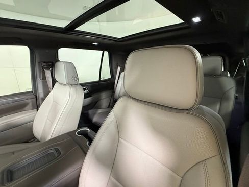 Used 2022 GMC Yukon SLT w/ SLT Luxury Package image 10